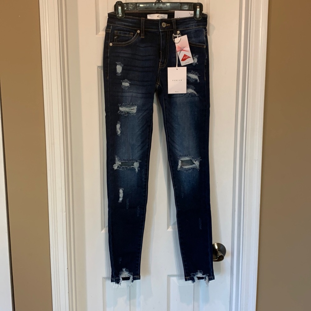 KanCan Distressed Jeans